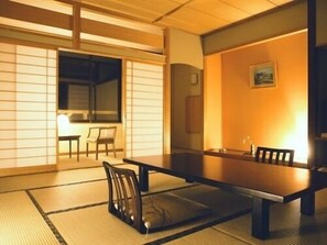 Japanese Style Room, 12.5 Tatami-mats, Smoking | In-room safe, free WiFi, bed sheets - Hotel Yamabuki (Komagane)