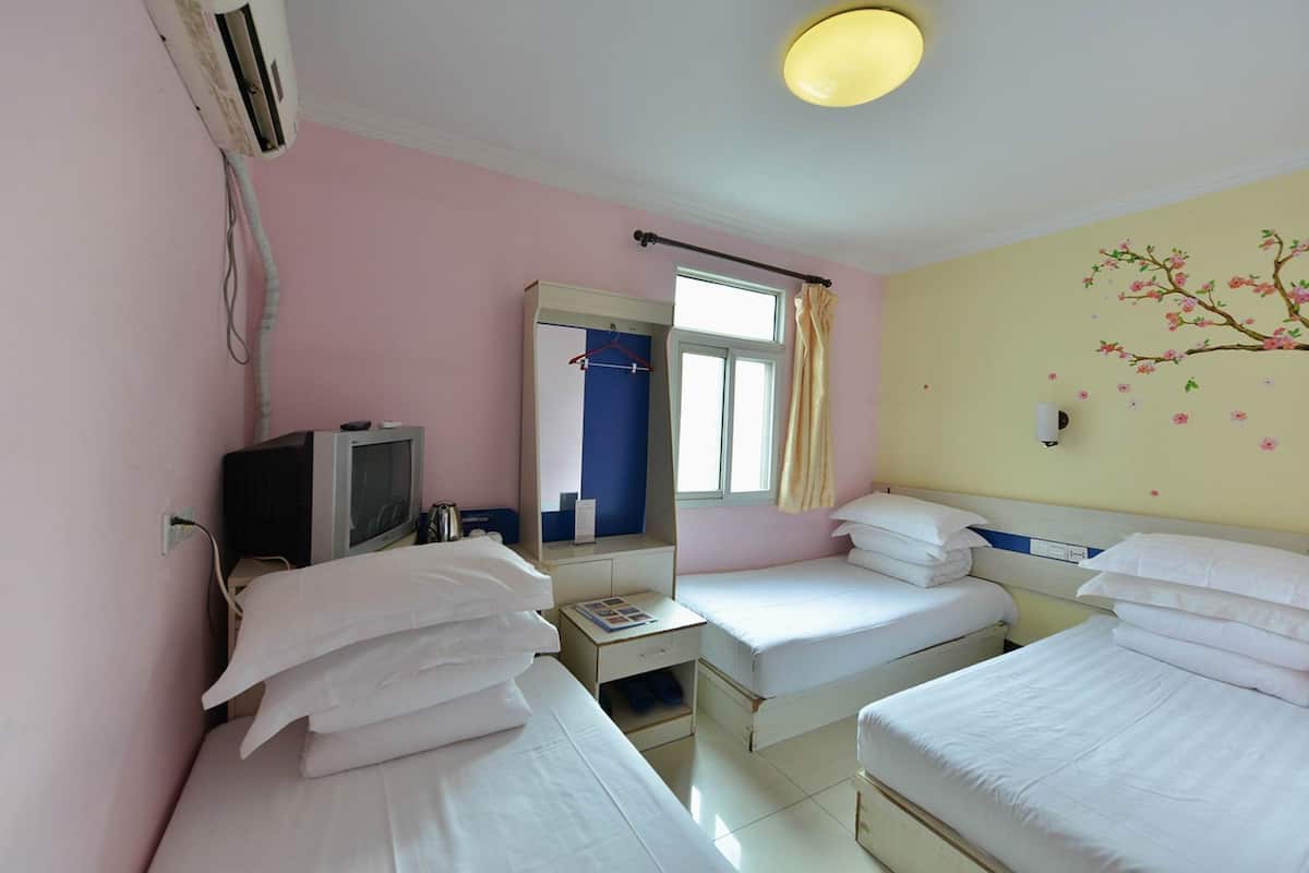 Standard Triple Room | 1 bedroom, WiFi (free), individually decorated, individually furnished