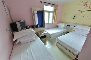 1 habitación, decoración personalizada y muebles diferentes 