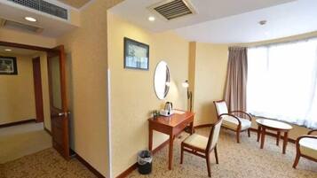In-room safe, desk, blackout drapes, free WiFi