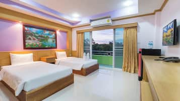 Standard Twin Room | Desk, blackout curtains, free WiFi, bed sheets