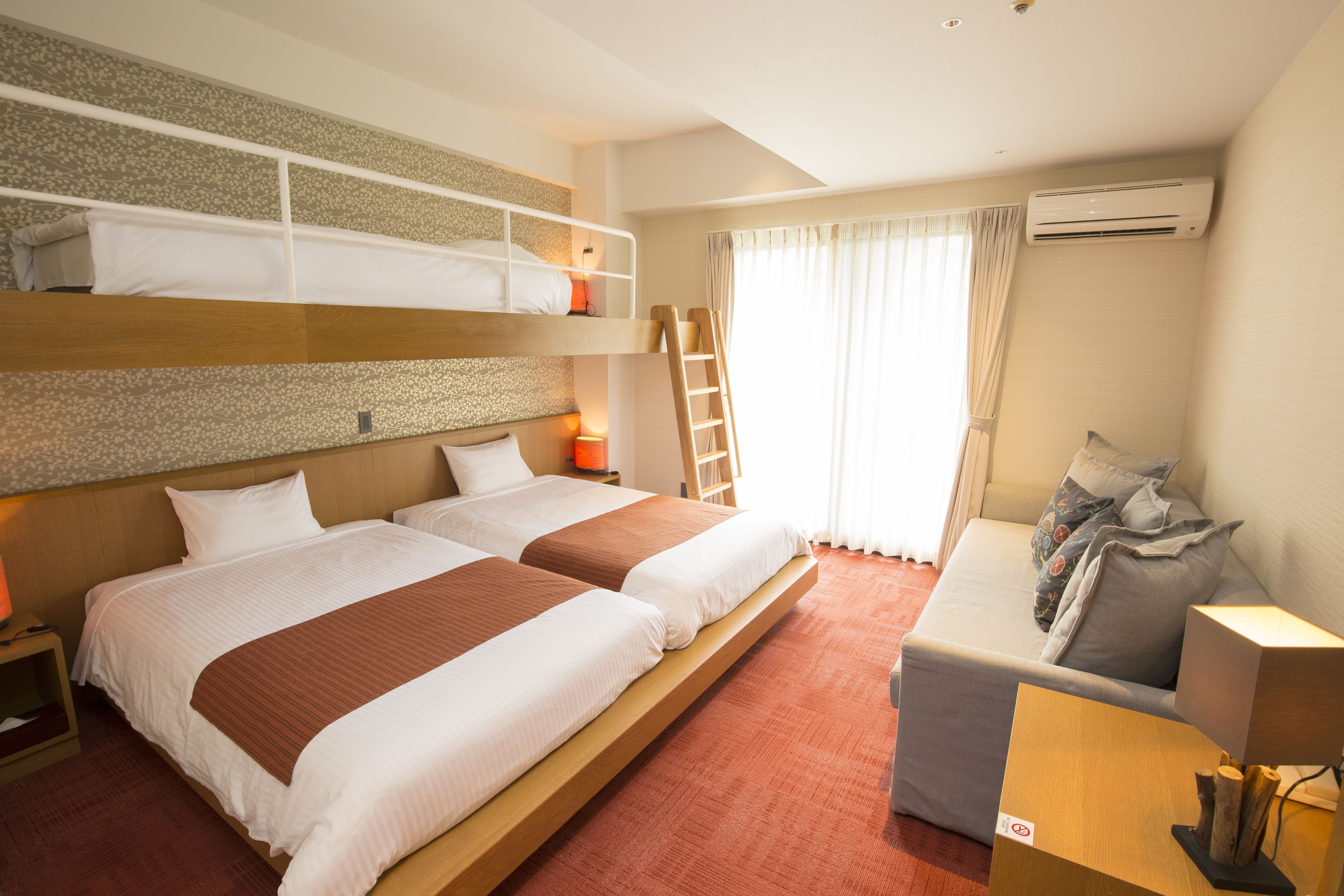 Tempat tidur tambahan