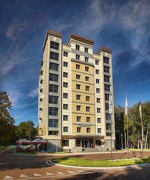 Front of property - RiverSide - restaurant, hotel, beach (Chernihiv)