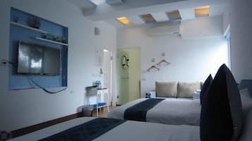 Comfort Quadruple Room | Premium bedding, rollaway beds, free WiFi, bed sheets