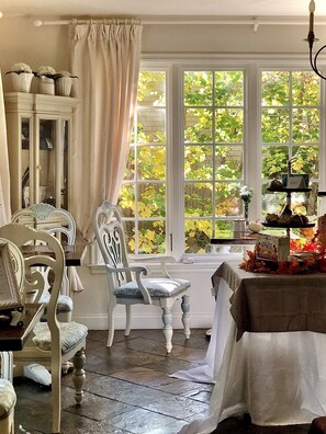 Dining - Frederick William House (Falmouth)