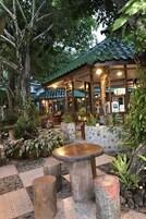 Breakfast, lunch, dinner served; international cuisine, beach views 