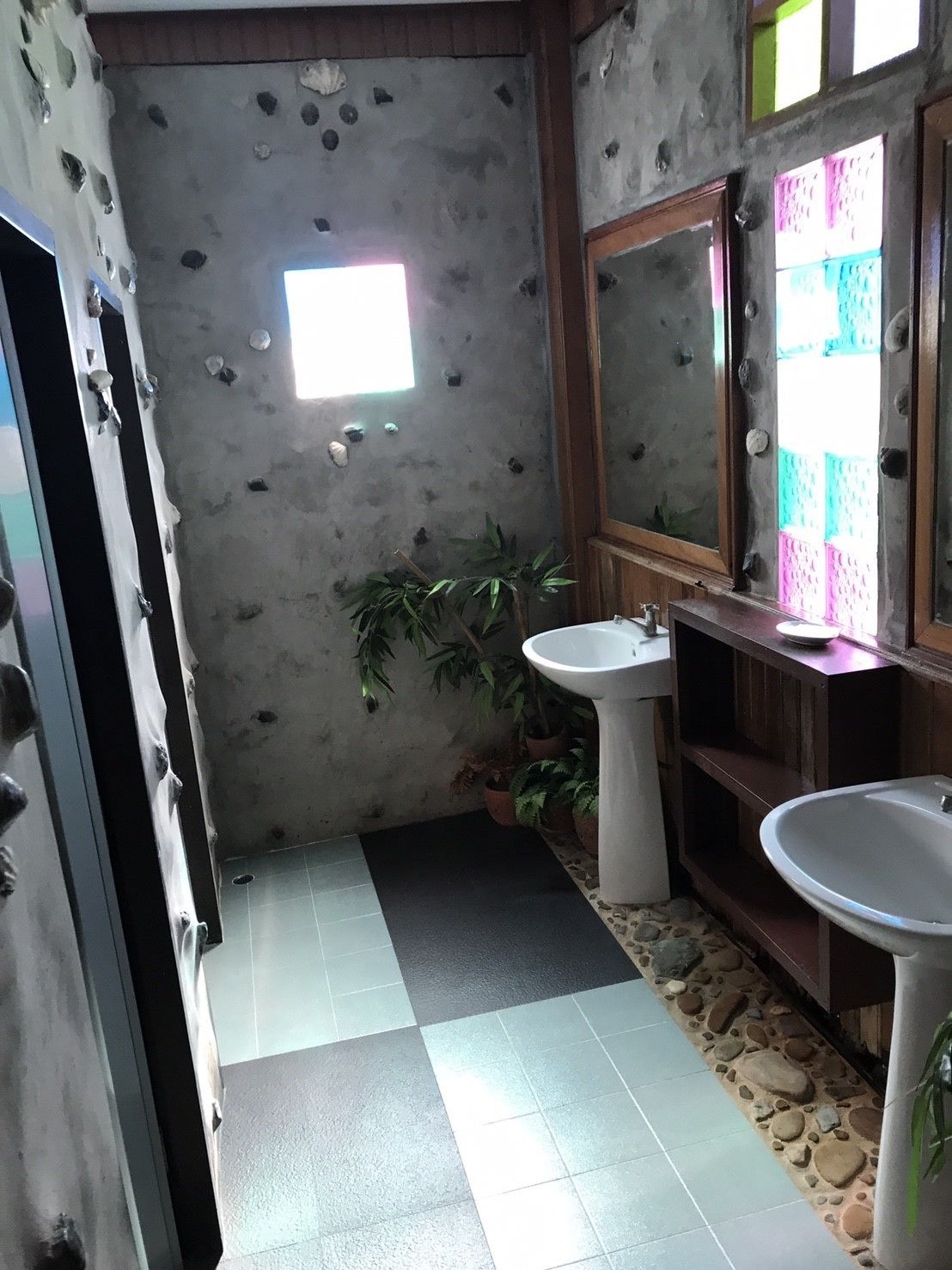 standard triple room (3 people) | bathroom | shower, free toiletries, hair dryer, towels