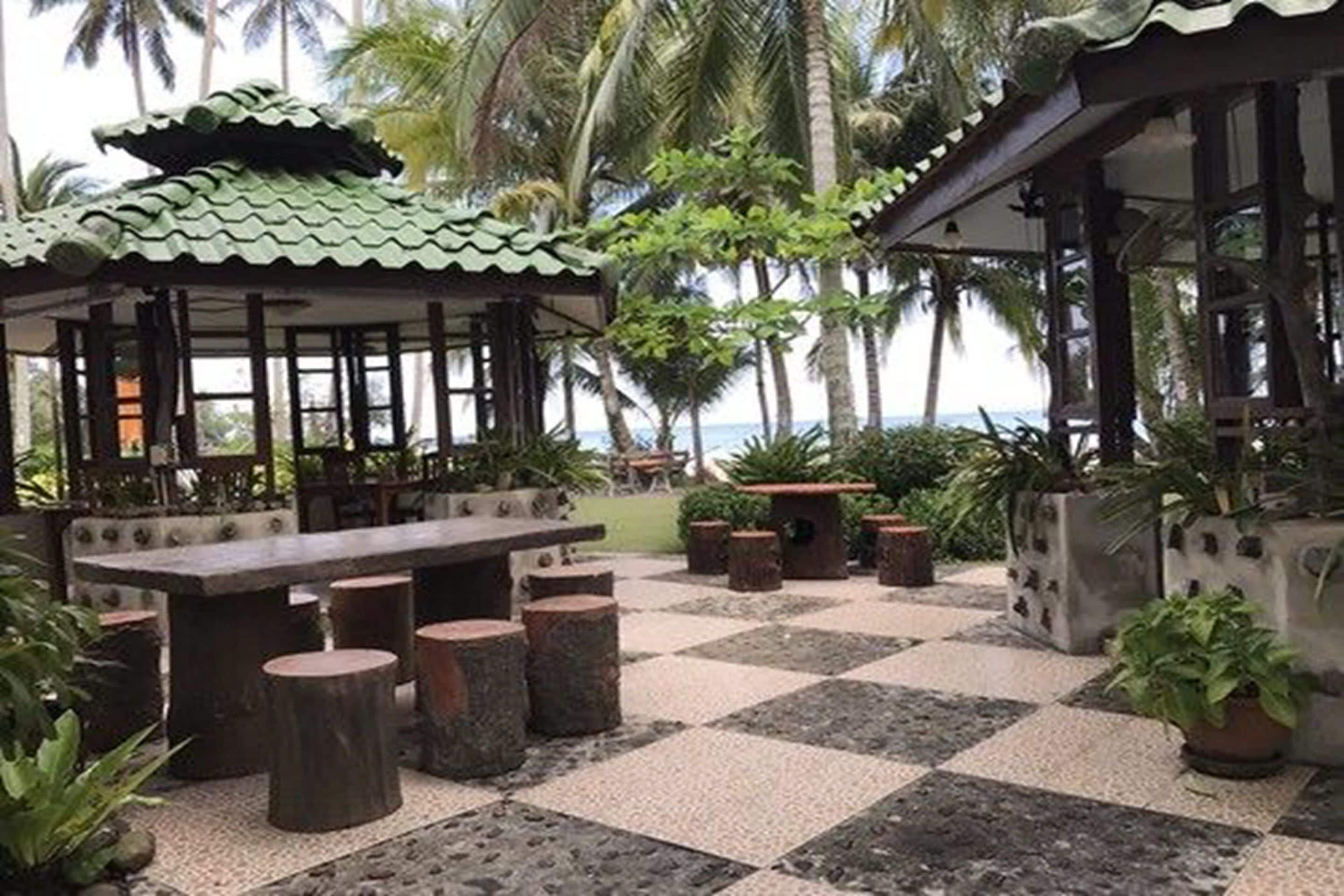 breakfast, lunch, dinner served; international cuisine, beach views