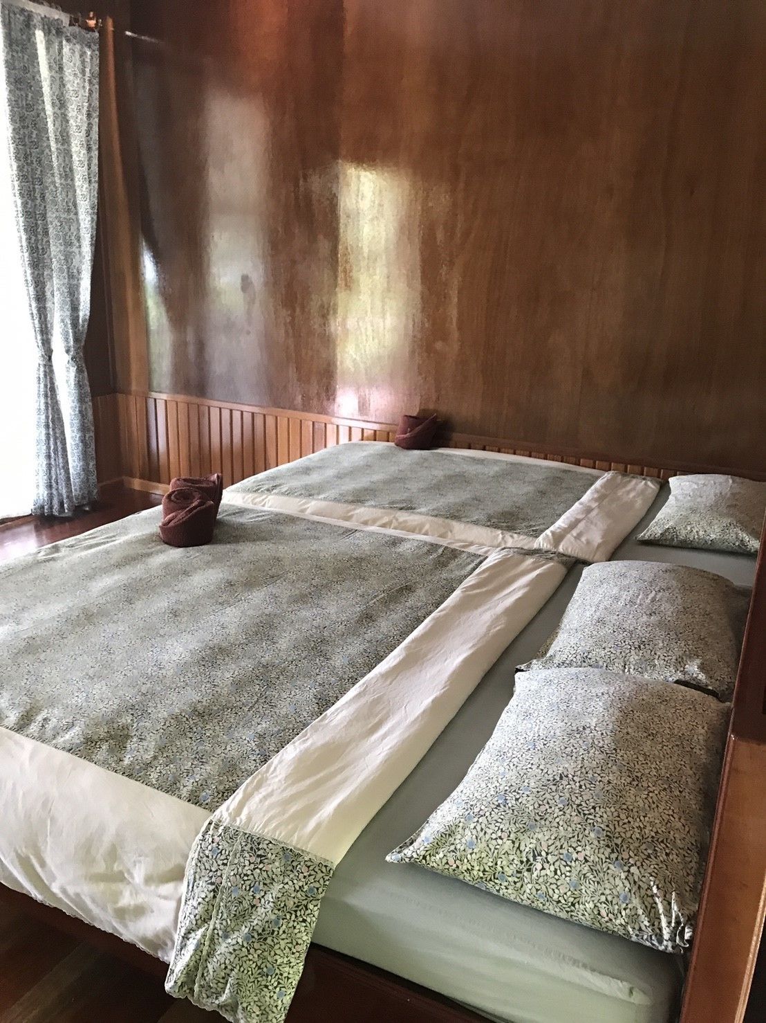 standard triple room (3 people) | in-room safe, desk