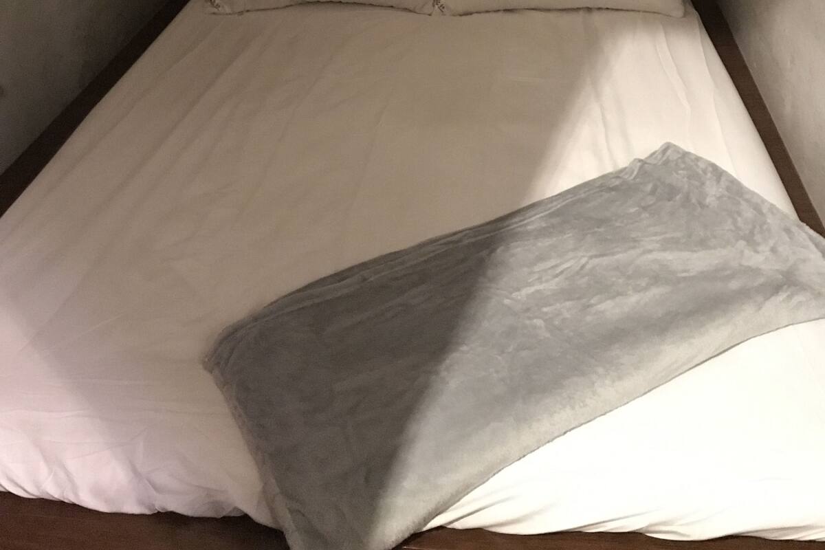 1 habitación, ropa de cama de alta calidad y escritorio