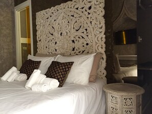 Standard Double Room | Minibar, in-room safe, desk, soundproofing - 29 Venti Luxury (Palermo)