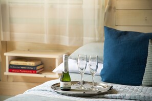 Nieves | In-room dining - Casa de Suenos (St. Augustine)