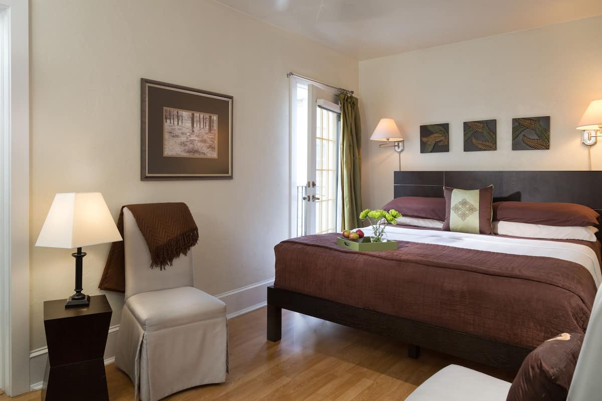 Castillo Room | Premium bedding, individually decorated, individually furnished