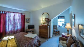 Standard Double Room, Ensuite (The Red Room)