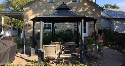 Stone Haus Bed & Breakfast