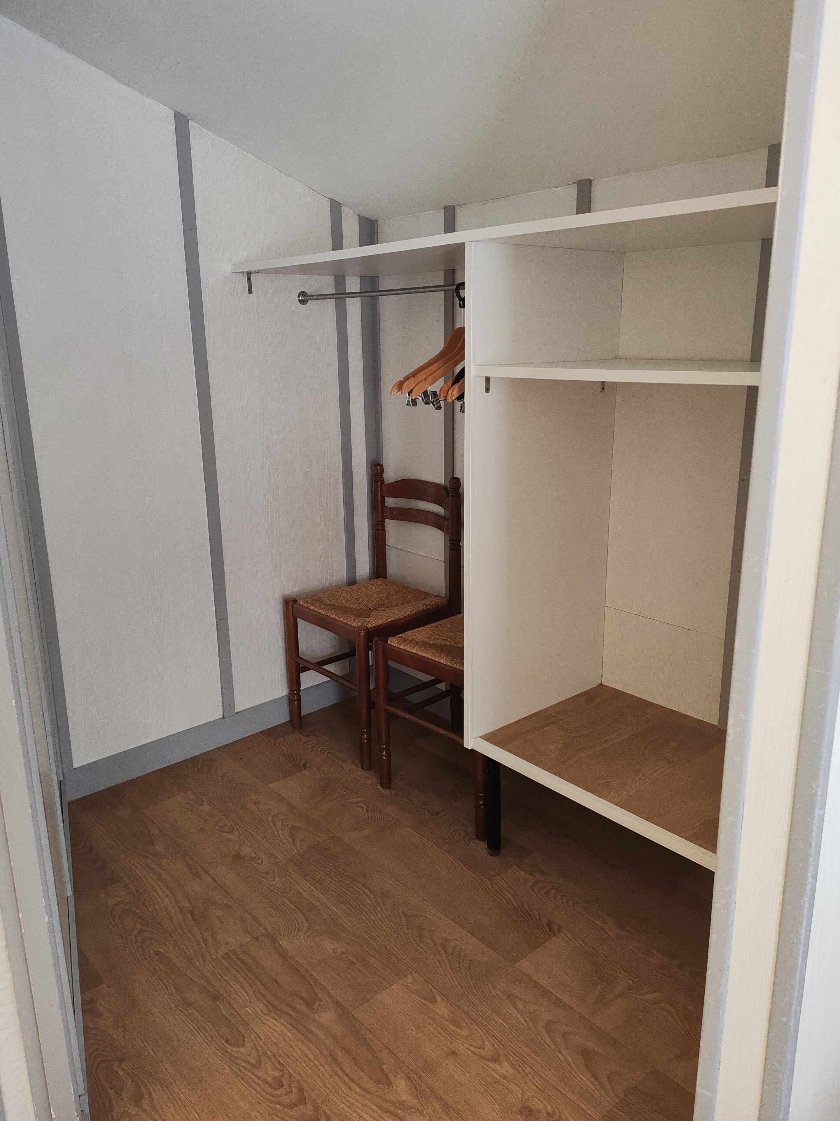 desk, iron/ironing board, free cots/infant beds, rollaway beds