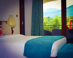 Superior Double Room | Desk, soundproofing, free WiFi, bed sheets - Elegant Hotel (Udunuwara)