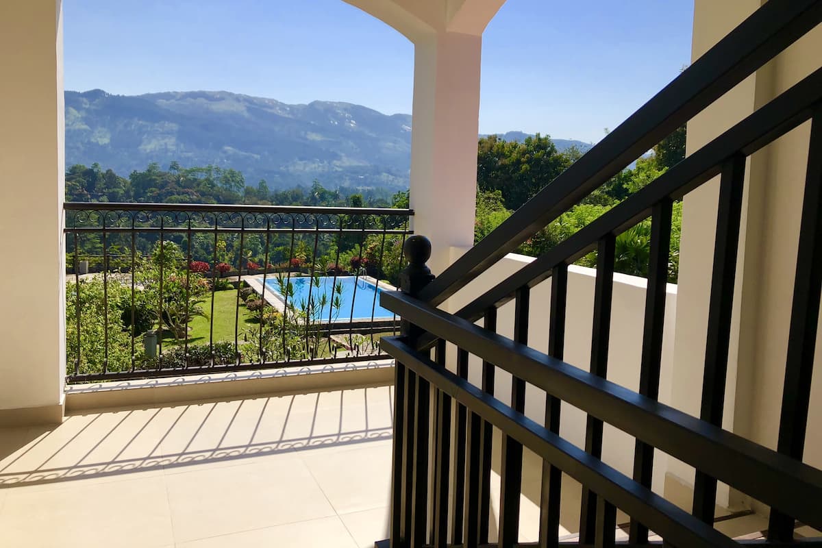 Luxury Double Room, 1 Bedroom, Non Smoking, Mountain View