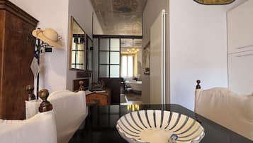 Apartment, Kochnische (Anastasia House,Via Massalongo 5) | Wohnbereich | Fernseher