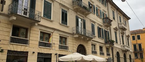Apartment, Kitchenette (Anastasia House,Via Massalongo 5) | Street view