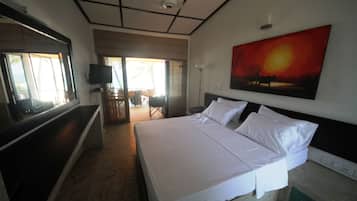 Villa, 3 Bedrooms | 3 bedrooms, in-room safe, soundproofing, iron/ironing board