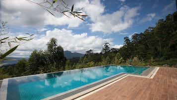 Outdoor pool, an infinity pool