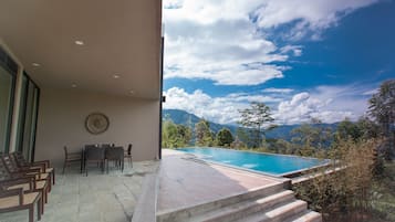 Outdoor pool, an infinity pool