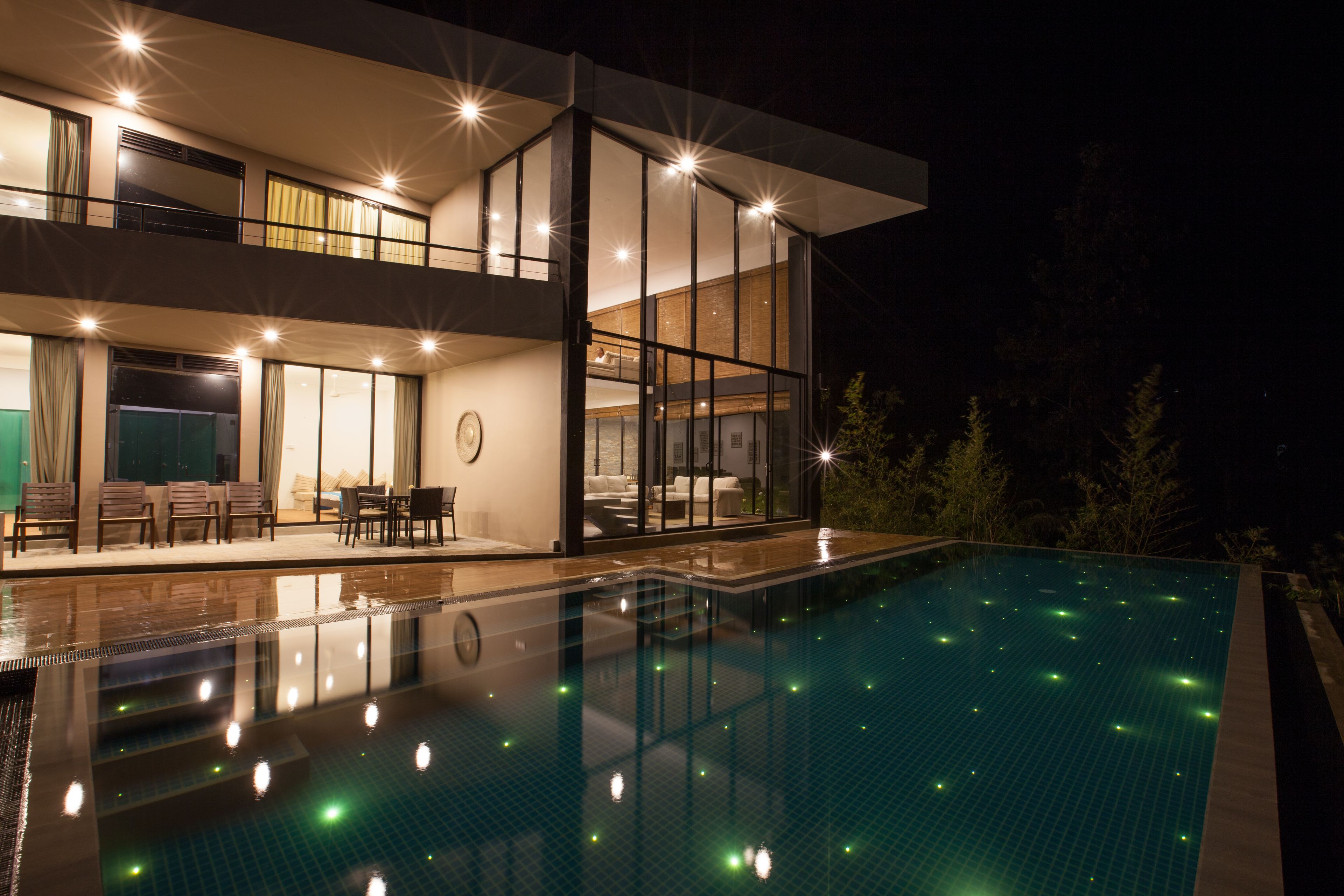 Outdoor pool, an infinity pool