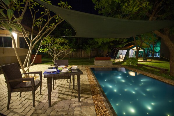 Outdoor pool, sun loungers