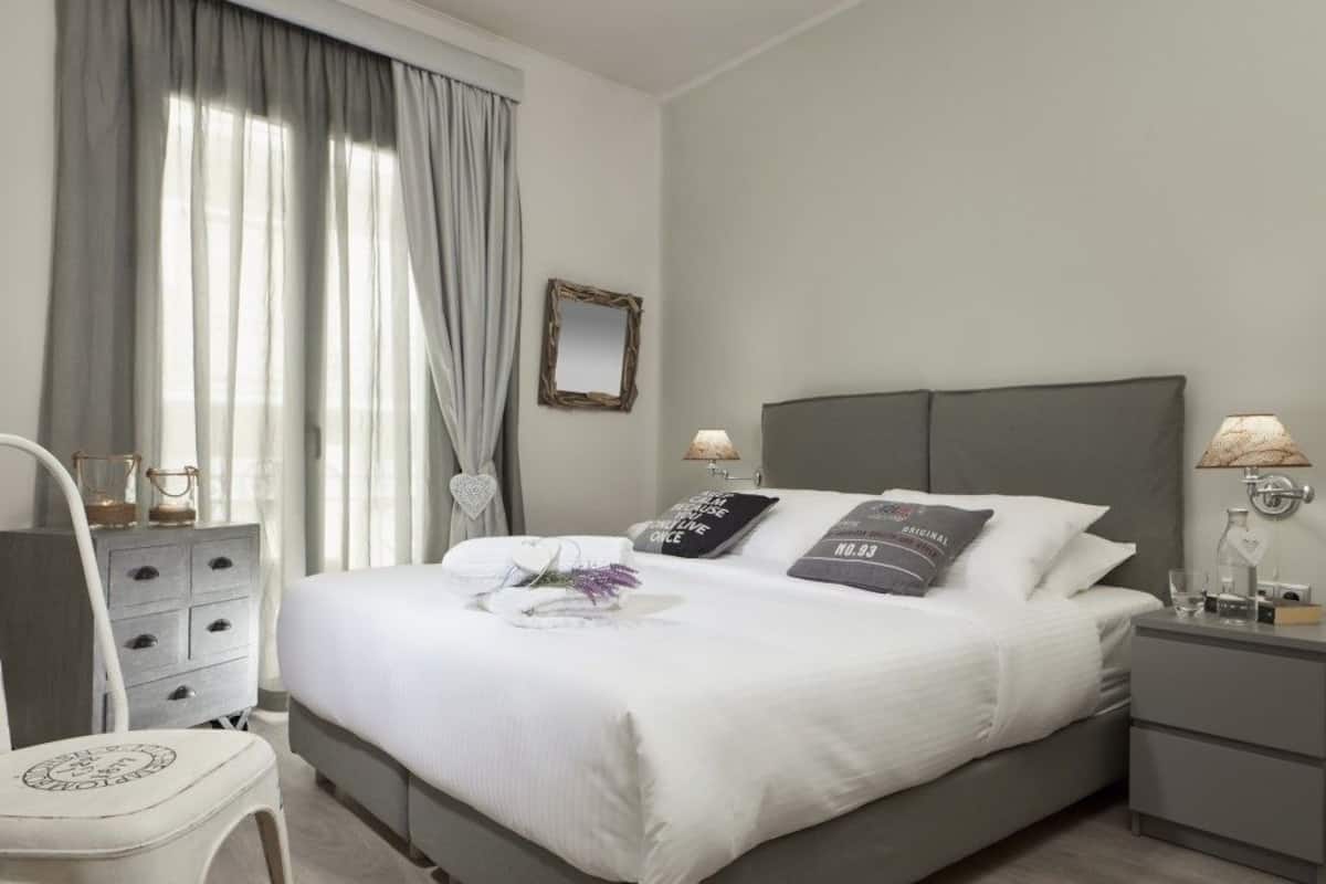 standard room (forest view) | premium bedding, minibar, in-room safe, soundproofing