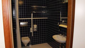 Family Room | Bathroom