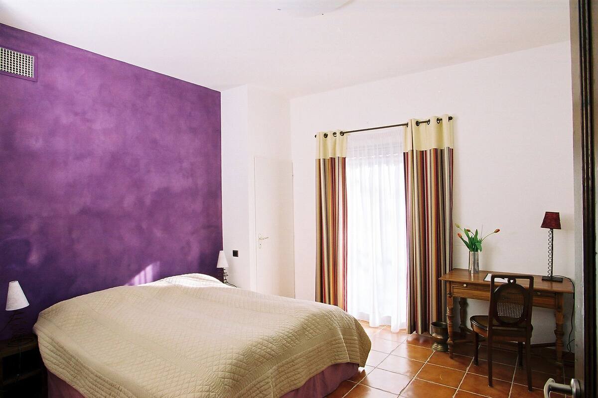 Double or Twin Room | Meja, katil bayi/kot (percuma), katil lipat simpan/tambahan