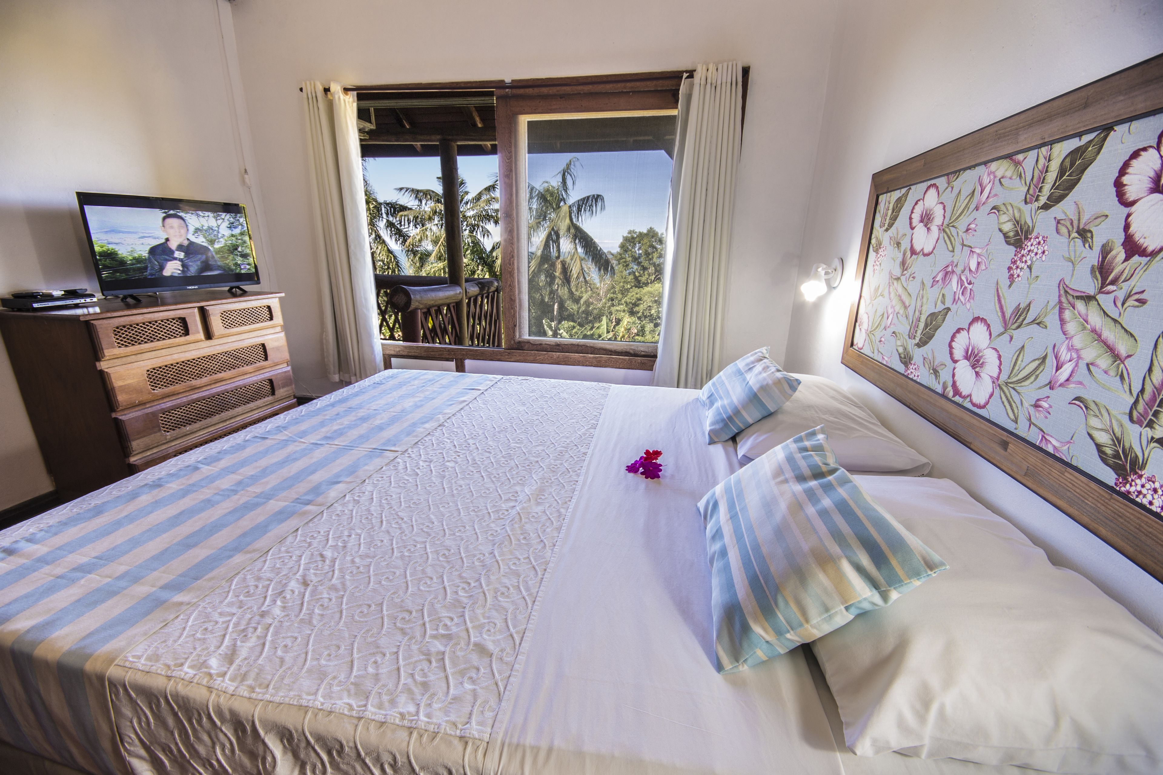 studio (orquídea) | in-room safe, rollaway beds, free wifi, bed sheets