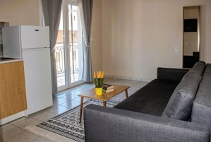 Apartment, Kitchenette, Mountain View | Living area | 43-inch flat-screen TV with digital channels, LED TV