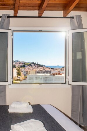 Superior Apartment, 1 Bedroom, Kitchenette, Sea View | View from room
