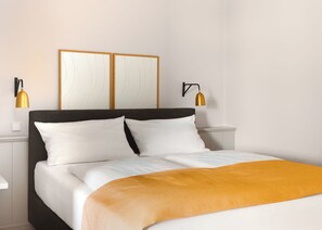 Comfort Suite with Sofa Bed and Balcony | Escritorio, wifi gratis, decoración individual y mobiliario individual