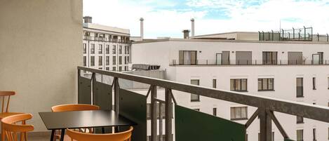 Comfort Suite with Sofa Bed and Balcony | Balcon