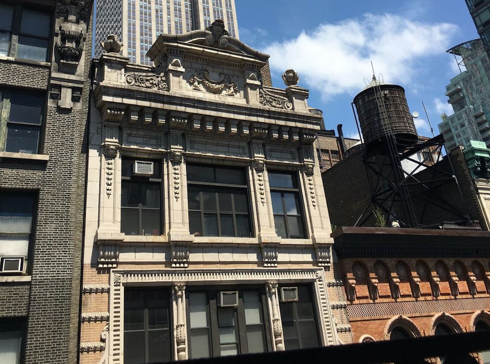 NYC Empire Apartments photo 3