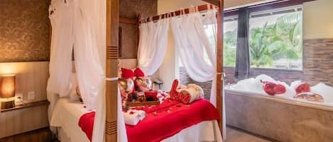 Escritorio, cortinas blackout, sistema de insonorización y wifi gratis