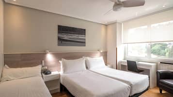 Double extra bed annex building | Luxe beddengoed, een minibar, een kluis op de kamer, een bureau