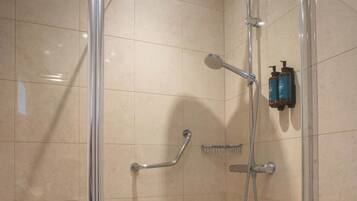 Superior Room, Balcony, Garden View (Views) | Bathroom | Shower, free toiletries, hair dryer, towels