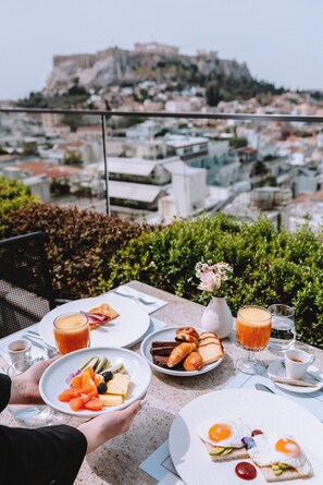 Daily buffet breakfast (EUR 25 per person) - Electra Metropolis Athens (Athens)