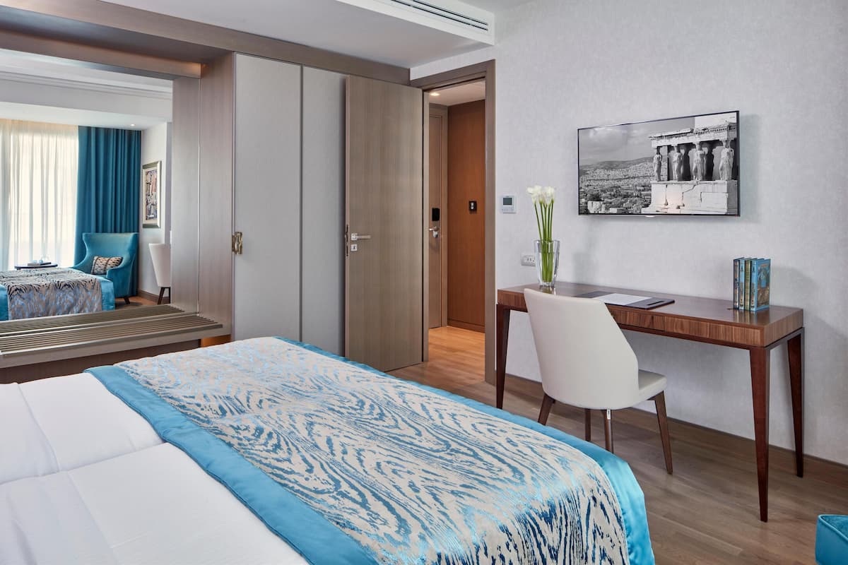 Suite | 1 bedroom, premium bedding, minibar, in-room safe