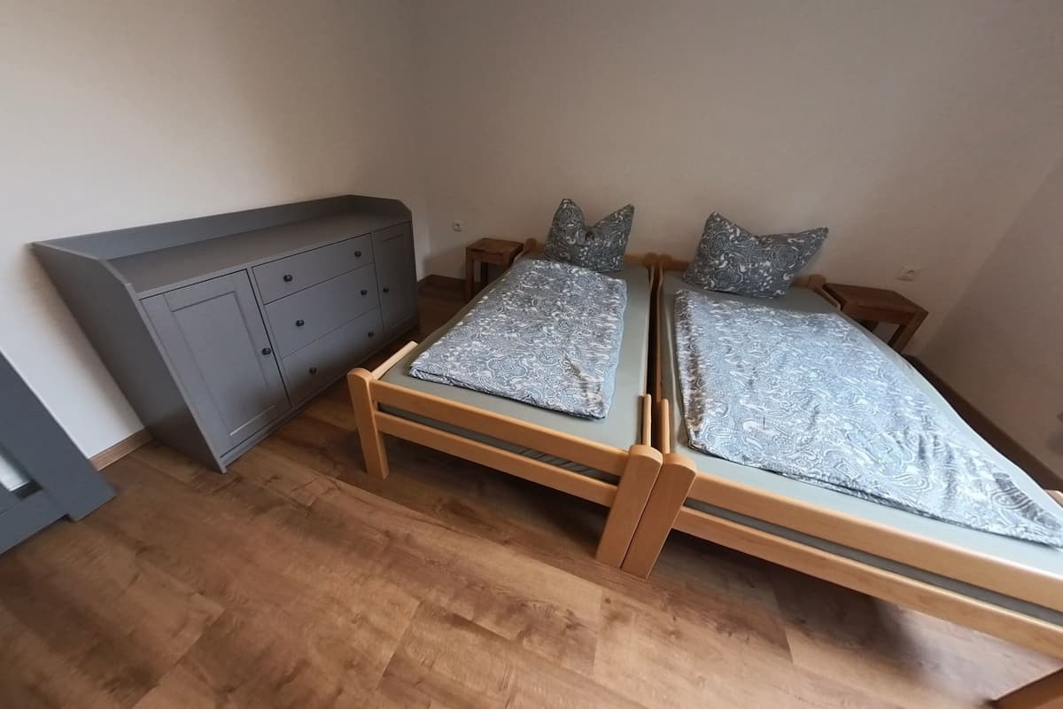 Kondominium Standar, 2 kamar tidur, Bebas Asap Rokok, dapur kecil | Brankas, kedap suara, setrika/meja setrika, dan Wi-Fi gratis