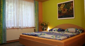 In-room safe, soundproofing, iron/ironing board, free WiFi - Ferienparadies Waldidylle (Röderland)