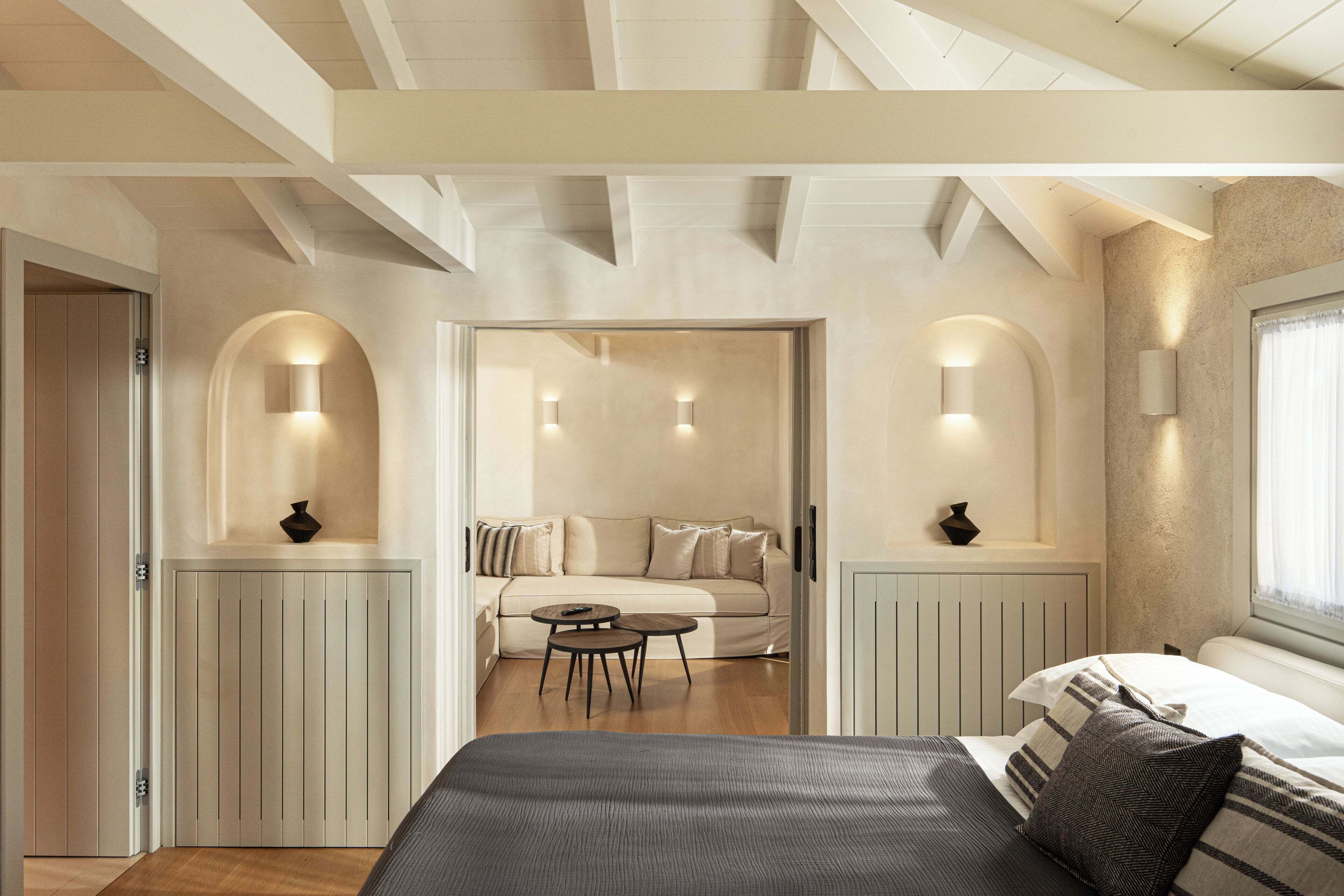 Executive Suite | Minibar, in-room safe, desk, soundproofing