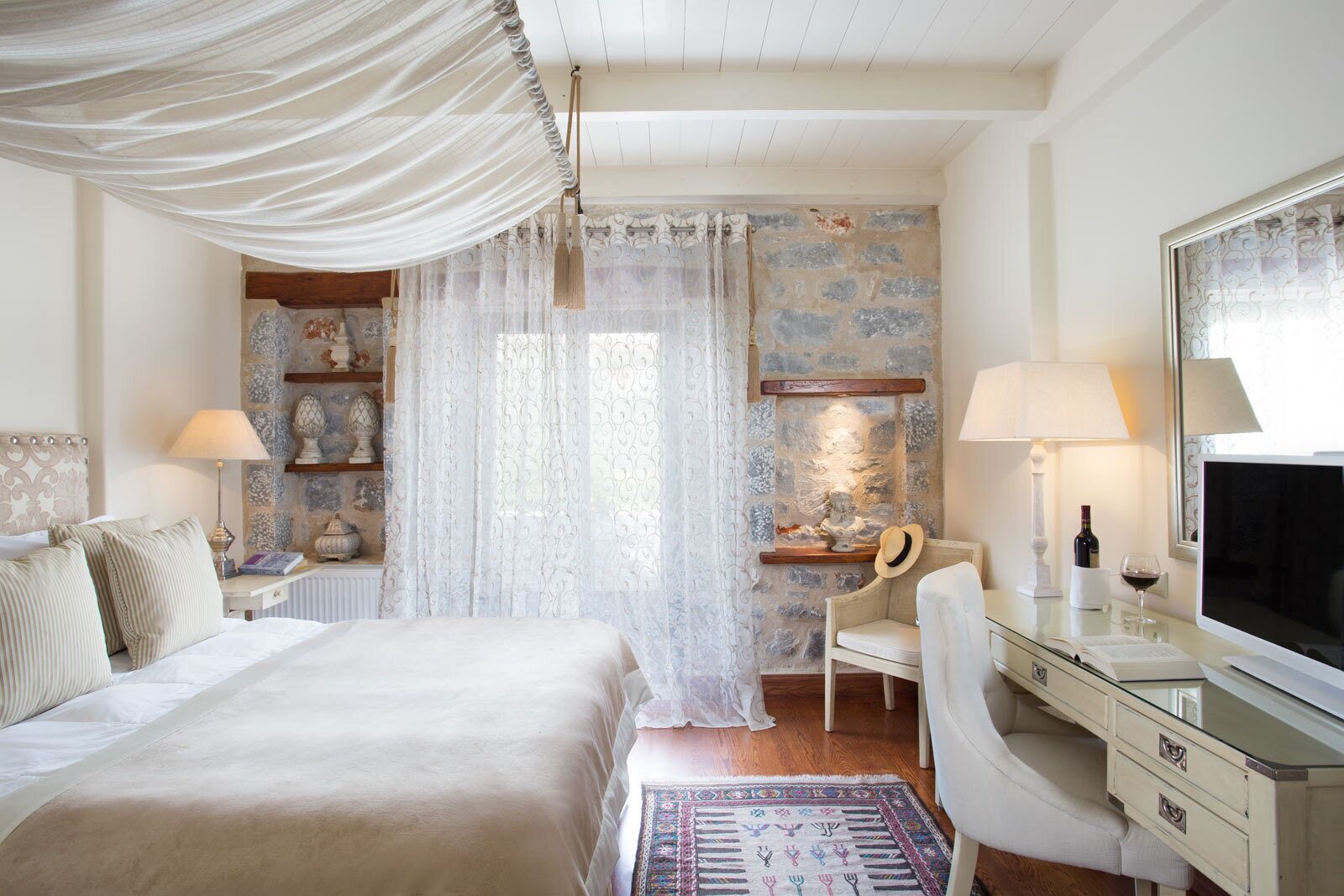 Standard Double Room, Partial Sea View | Minibar, in-room safe, desk, soundproofing