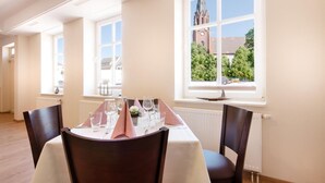 Frokost, lunsj, middag og brunsj serveres