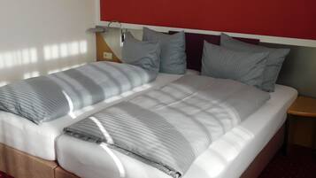 1 Schlafzimmer, hochwertige Bettwaren, Daunenbettdecken