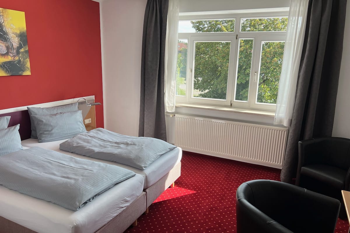 Eenvoudige kamer, 1 twee- of 2 eenpersoonsbedden | 1 slaapkamer, luxe beddengoed, donzen dekbedden, pillowtop-bedden
